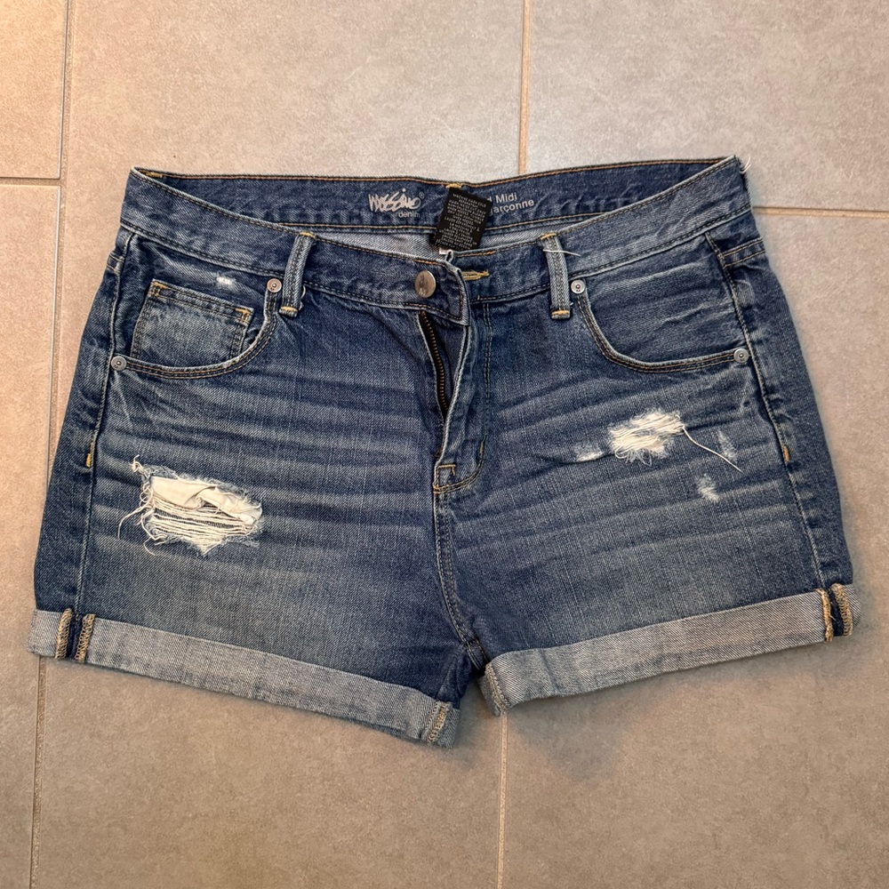 Boyfriend Midi Mossimo Supply Co. Blue Jean Shorts size 28/6